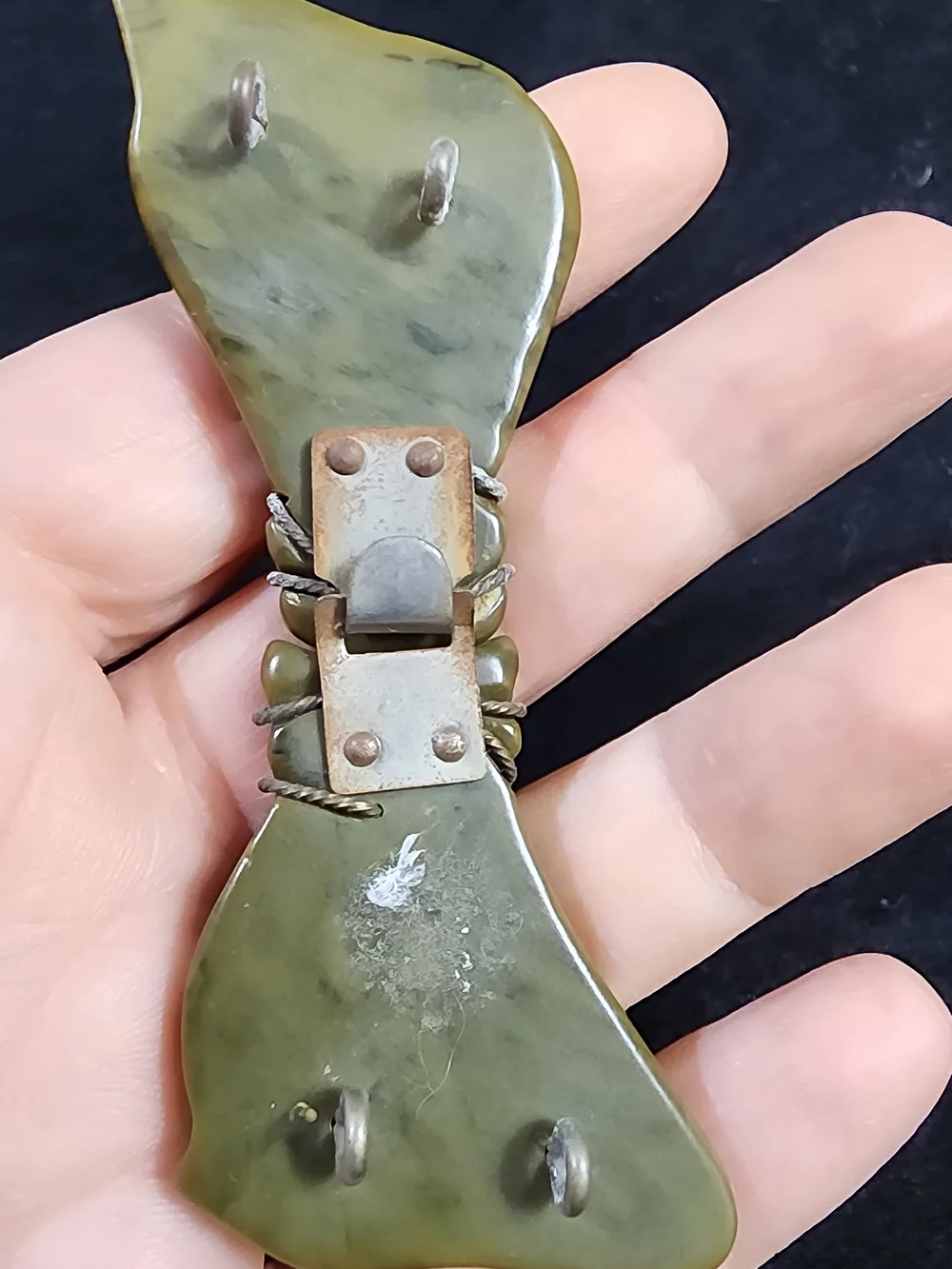 VINTAGE 40s/ 50s TESTED BAKELITE HUGE BOW BELT BUCKLE CARVED OLIVE GREEN RARE